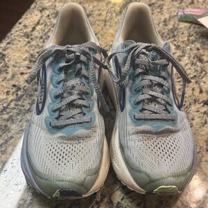 Brooks Women's Sneakers - Ghost 17